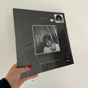 Folklore Long Pond Studio Sessions. NWT